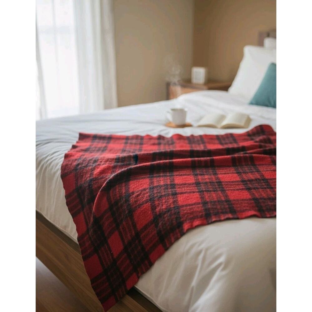 Vintage Traverse Red Black Plaid Wool Throw Bedding Blanket‎ Size 76"x55"